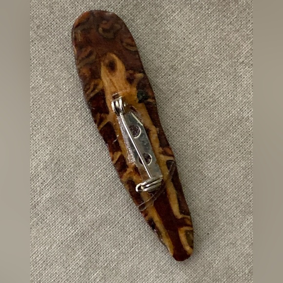 🔴Hand Crafted Wooden Surfboard pin Brooch Vintage - Picture 2 of 5